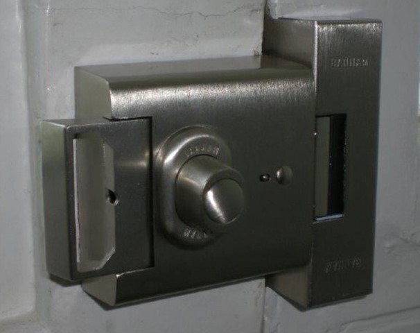 Banham-EL4000-Rim-Deadbolt
